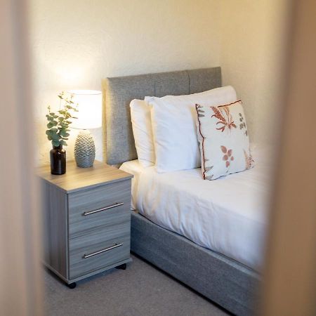 Apartamento Adrian House, Near Hospital, Easy Parking + Garden Carlisle  Exterior foto
